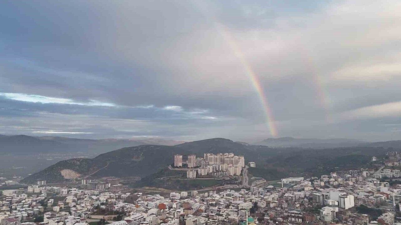 Bursa'nın Kestel ilçesinde yağış olmadan gökkuşağı görüntülendi
