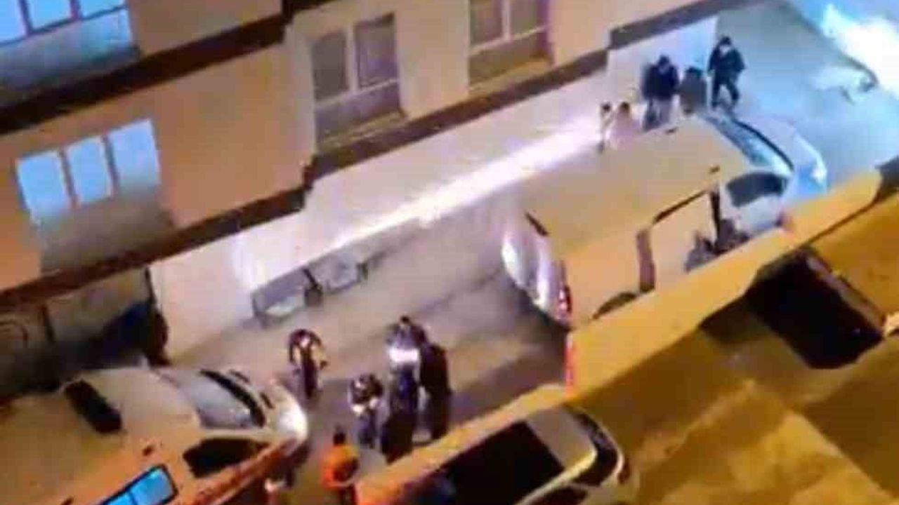 Bursa Osmangazi'de başıboş köpek saldırısı: 3 kişi yaralandı, köpek polis tarafından etkisiz hale getirildi