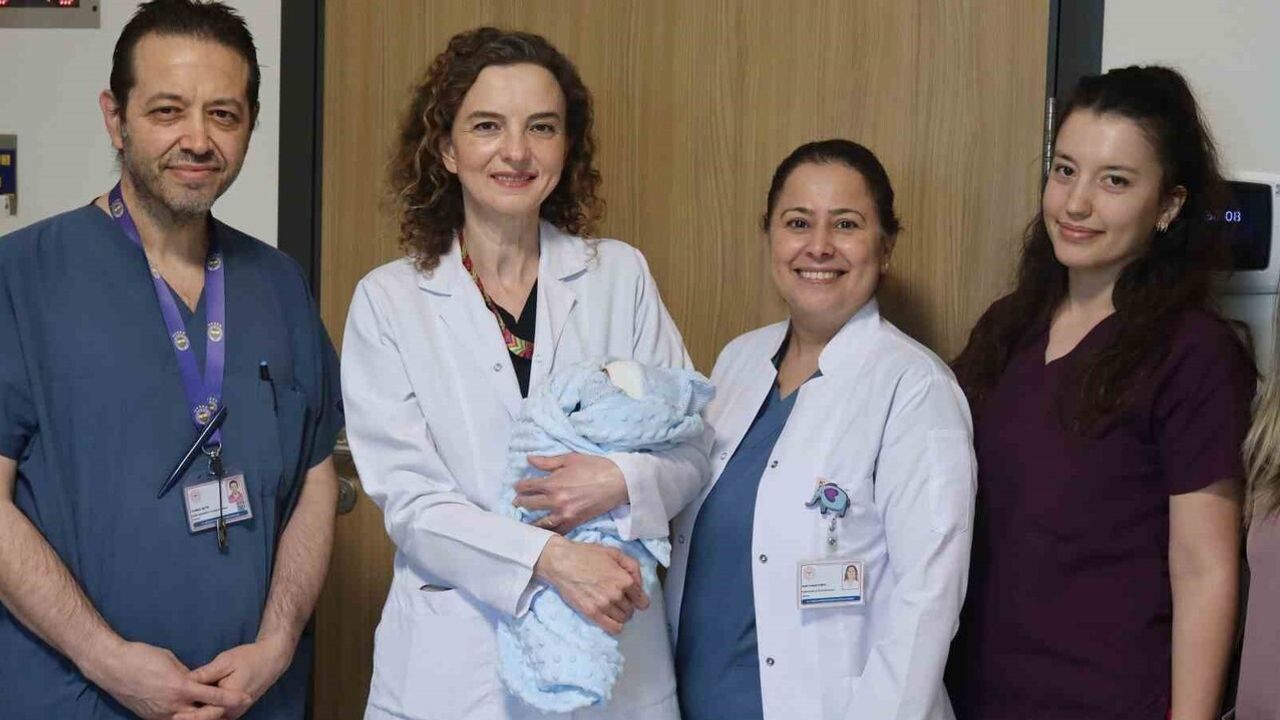 Bursa Şehir Hastanesi Tüp Bebek Merkezi’nde ilk bebek sağlıkla doğdu