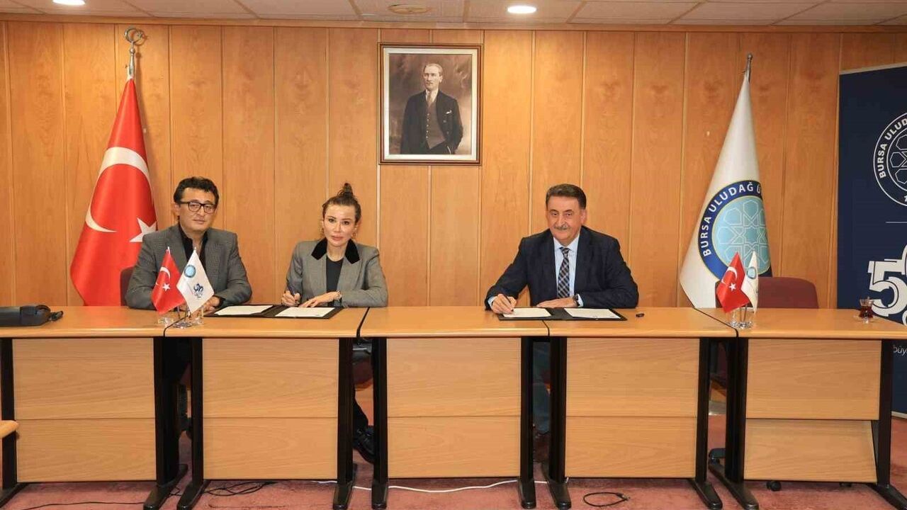 Bursa Uludağ Üniversitesi ile otomotiv lastik üreticisi arasında üniversite‑sanayi işbirliği protokolü