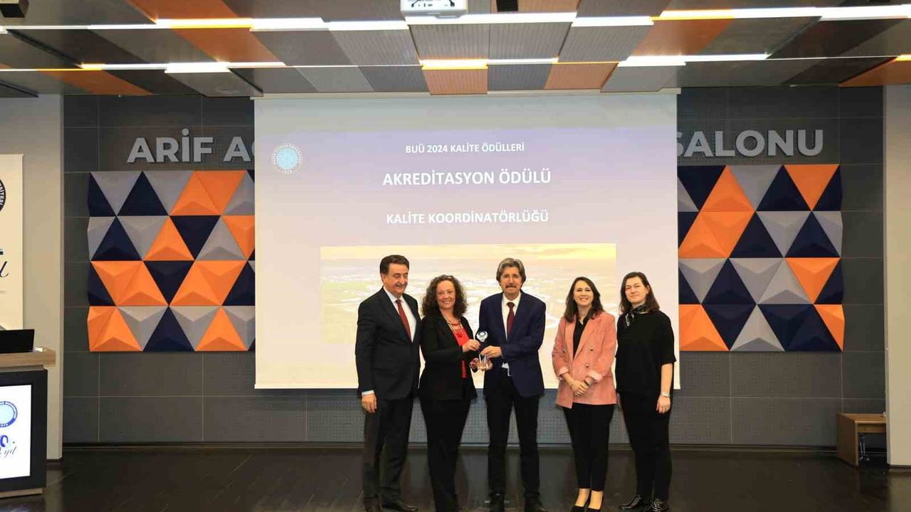 Bursa Uludağ Üniversitesi'nde 2024 Kalite Ödülleri Sahiplerini Buldu