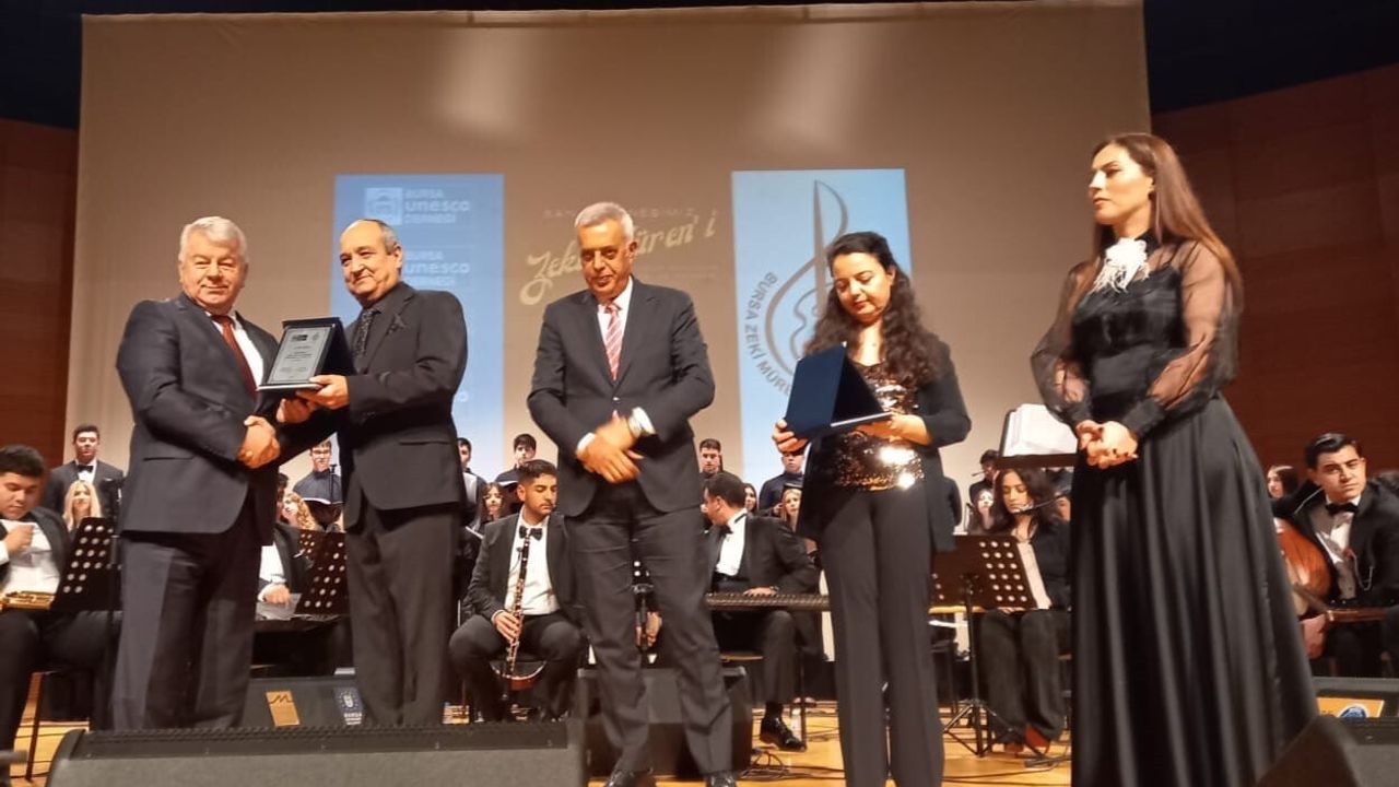 Bursa, Zeki Müren’i Doğumunun 94. Yılında Merinos’ta Andı