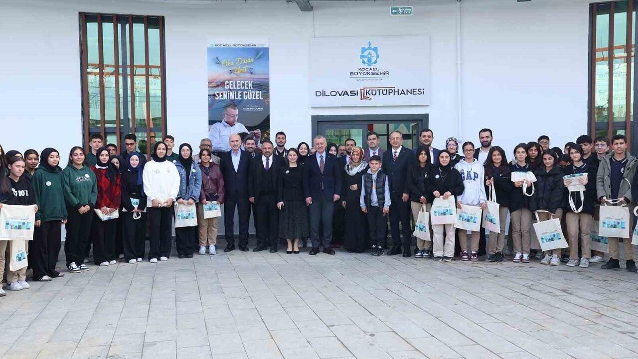 Büyükakın: Kütüphaneleri gençlerin ihtiyaçlarına göre yeniden tasarlıyoruz