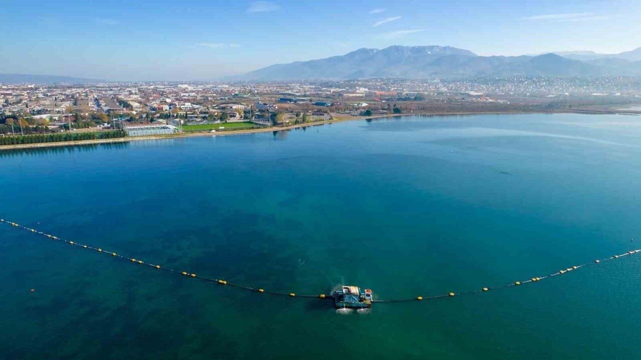 Büyükakın: Marmara'ya Her Gün 4,5 Milyon m³ Kanalizasyon Atılıyor; İzmit Körfezi Temizliği 2. Etapta