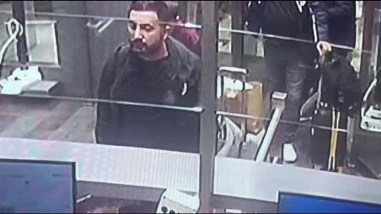 Büyükçekmece Adliyesi soygunu zanlısı Erdal Timurtaş ve eşinin yurt dışına çıkış görüntüleri ortaya çıktı