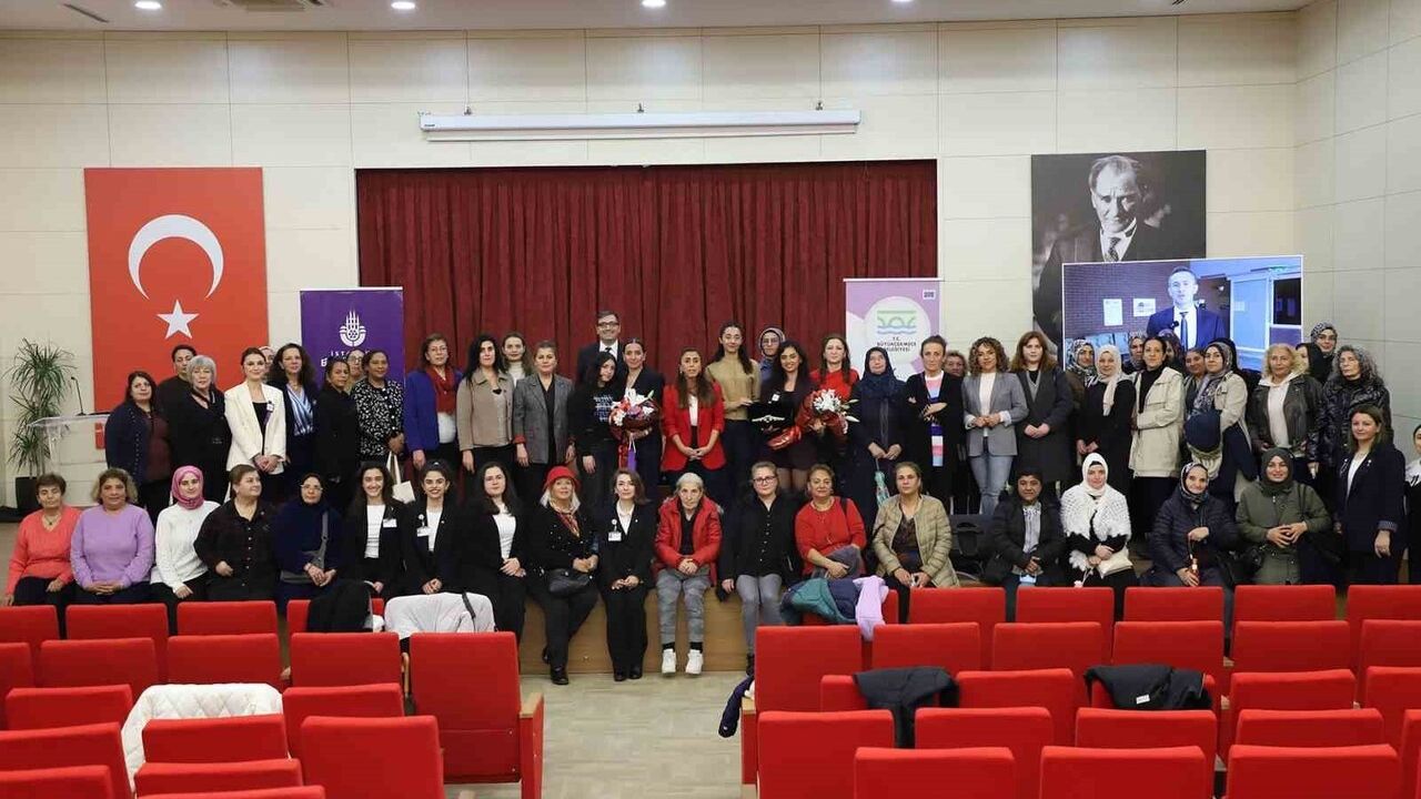 Büyükçekmece'de Kadına Yönelik Şiddetle Mücadele: 'Şiddetle Mücadelede Yasal Mekanizmalar' Söyleşisi