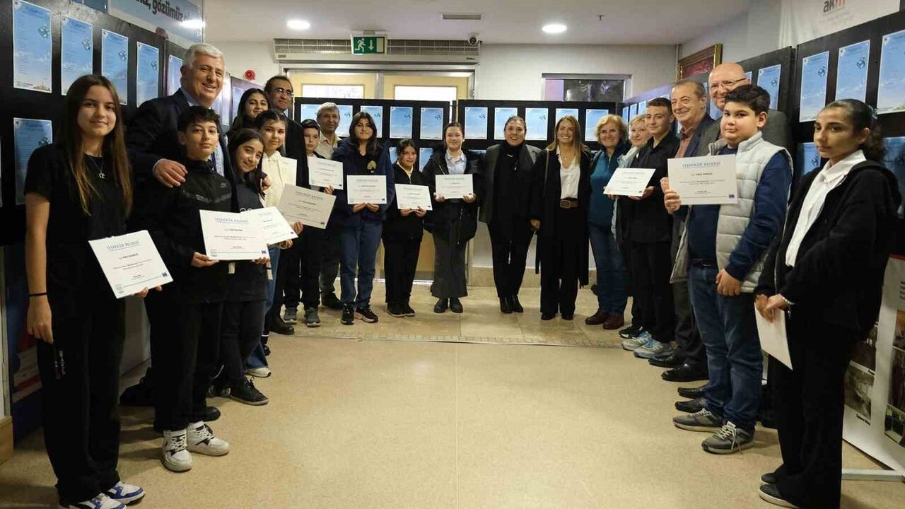 Büyükçekmece Genç Şairleri İlçe Konulu Şiir Yarışmasında Ödüllerini Aldı
