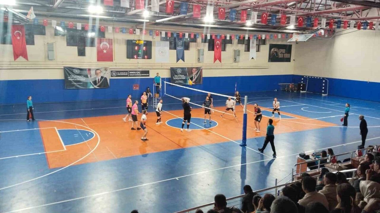 Çal'da Voleybol Turnuvası Tamamlandı: Erkekler ve Karma Kategorilerinde Şampiyonlar Belli Oldu