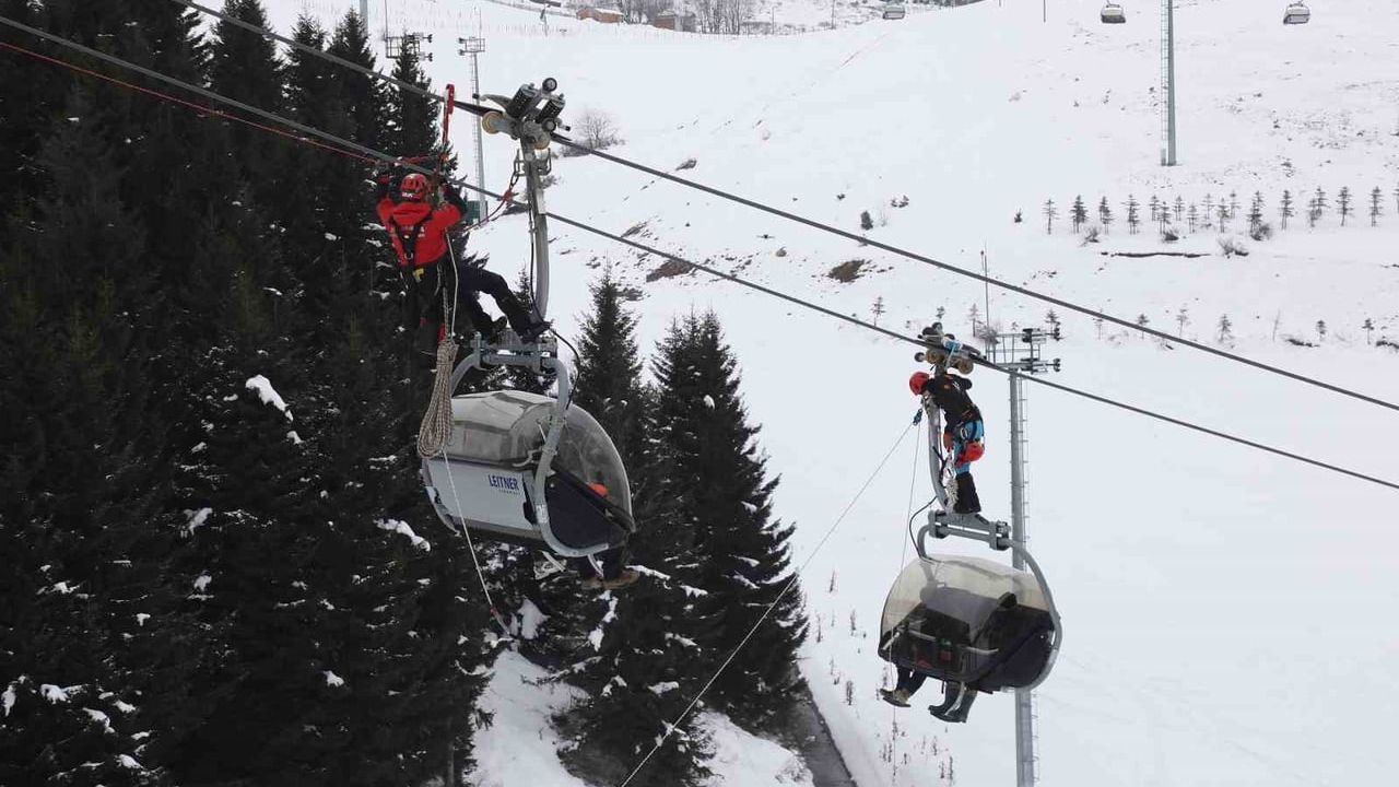 Çambaşı'nda telesiyej kurtarma tatbikatı: ekipler koordineli müdahaleyle 4 kişiyi kurtardı