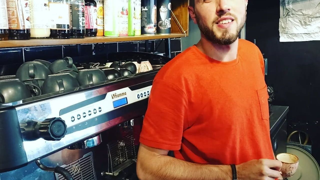 Çanakkale Gelibolu'da Tıra Arkadan Çarpan Otomobil Sürücüsü Hayatını Kaybetti