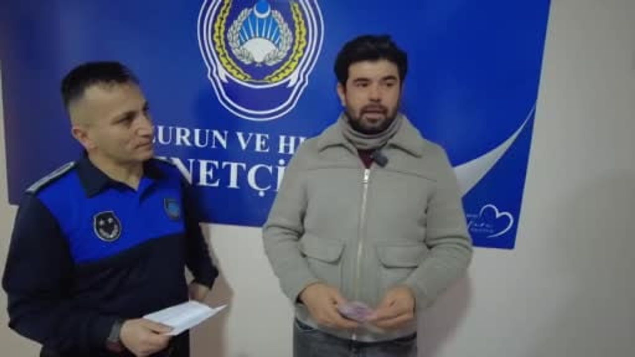 Çankırı'da ATM'de unutulan 5 bin TL sahibine teslim edildi