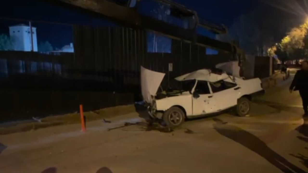 Çankırı'da kontrolden çıkan Tofaş-Fiat inşaat sahasına uçtu; araç kullanılamaz hale geldi