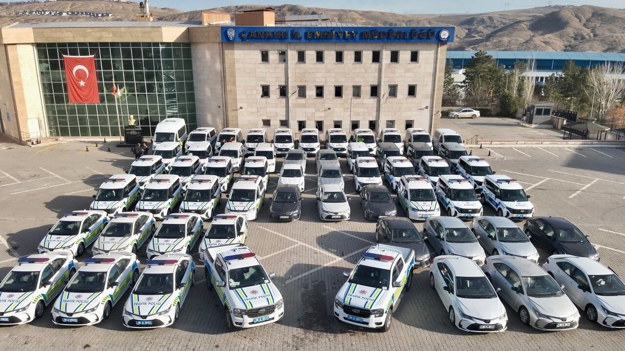 Çankırı Emniyet Müdürlüğü'ne 57 yeni hizmet aracı teslim edildi