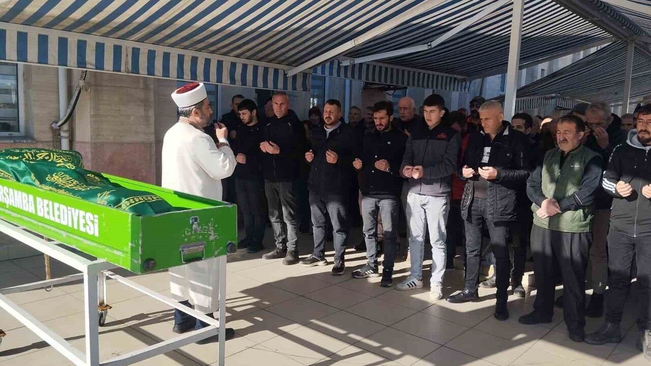 Çarşamba'da ev yangını: Hüseyin Topuz toprağa verildi