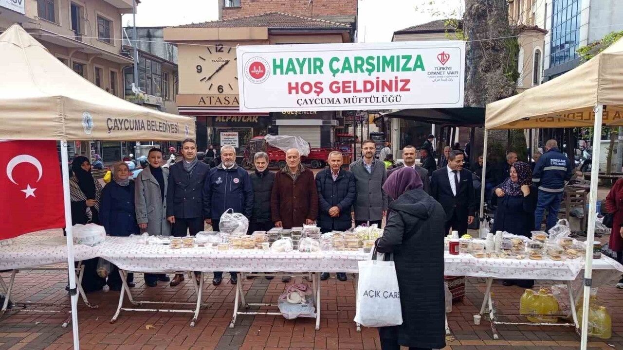 Çaycuma’da Gazze için 'Hayır Çarşısı' kuruldu — Gelirler Gazze'ye gönderilecek