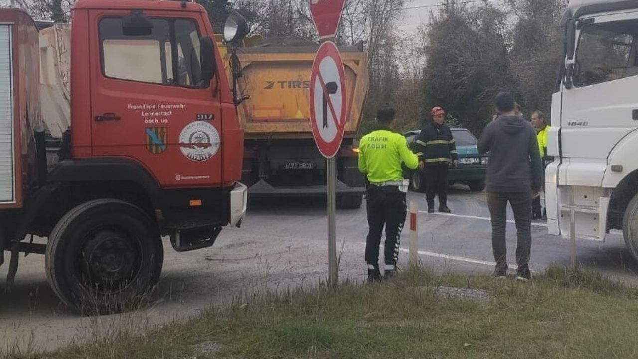 Çaycuma’da tır ile otomobil çarpıştı: 1 yaralı, trafik kısa süreli durdu