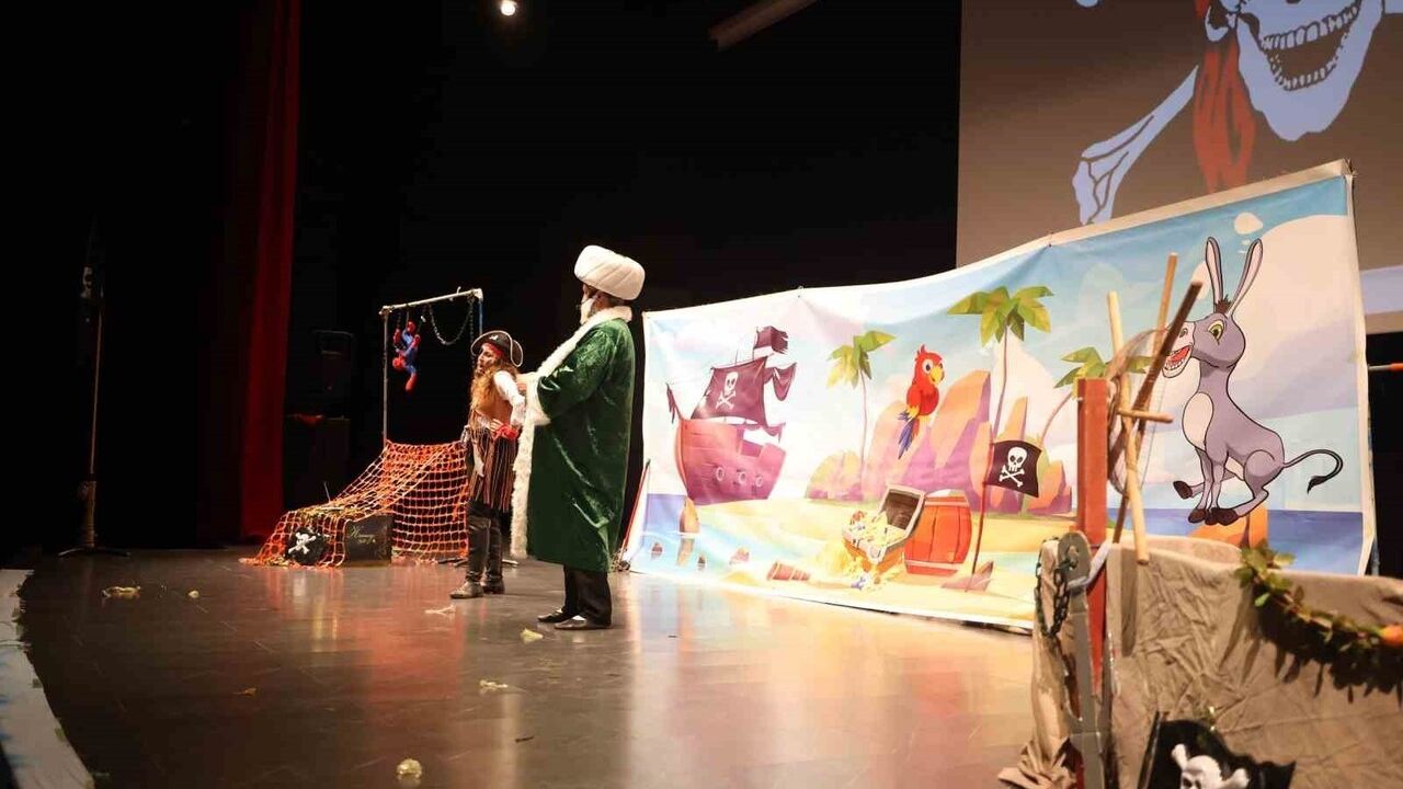 Çayırova'da Aralık Ayı Kültür-Sanat Takvimi: 7 Ücretsiz Gösteri, 6'sı Çocuklara