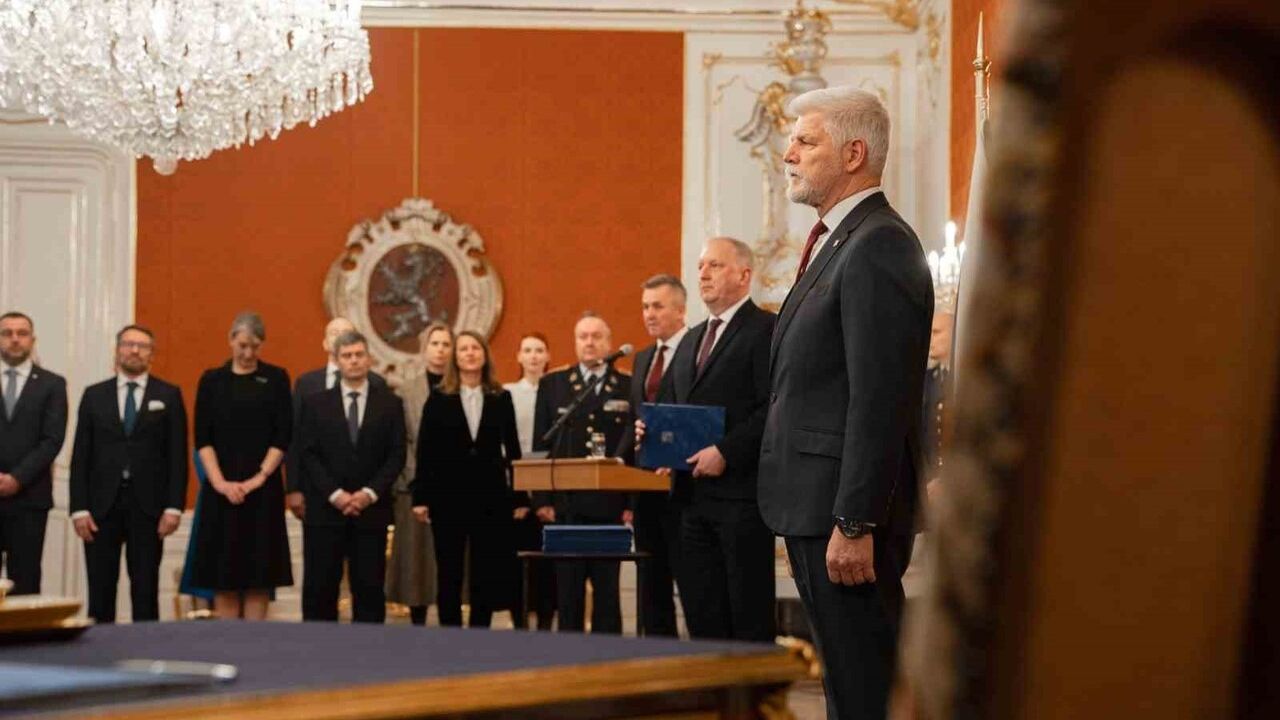 Çekya’da Andrej Babis liderliğinde üç partili koalisyon hükümeti yemin etti