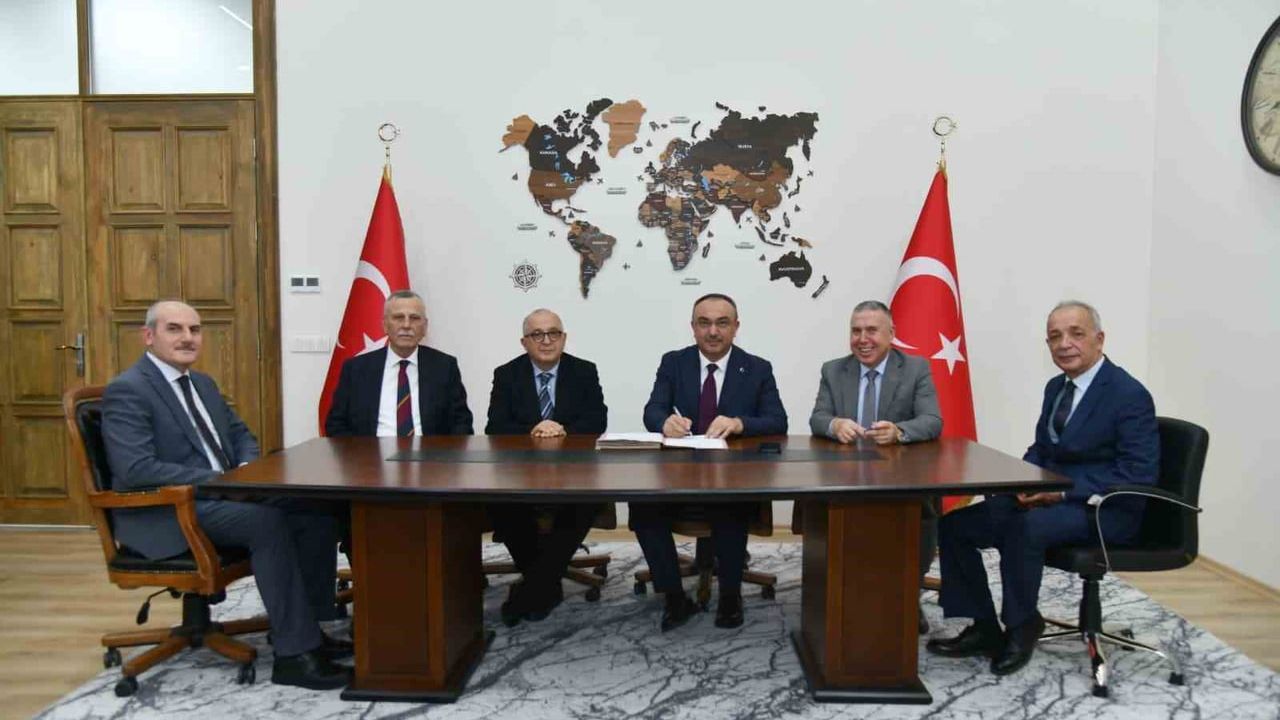 Çerkezköy’de hayırsever destekleriyle sağlık ve eğitim yatırımları için protokoller imzalandı