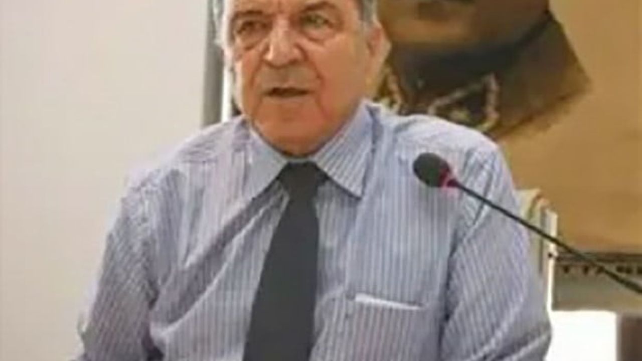 Çeşme'nin Eski Belediye Başkanı Faik Tütüncüoğlu 88 Yaşında Hayatını Kaybetti