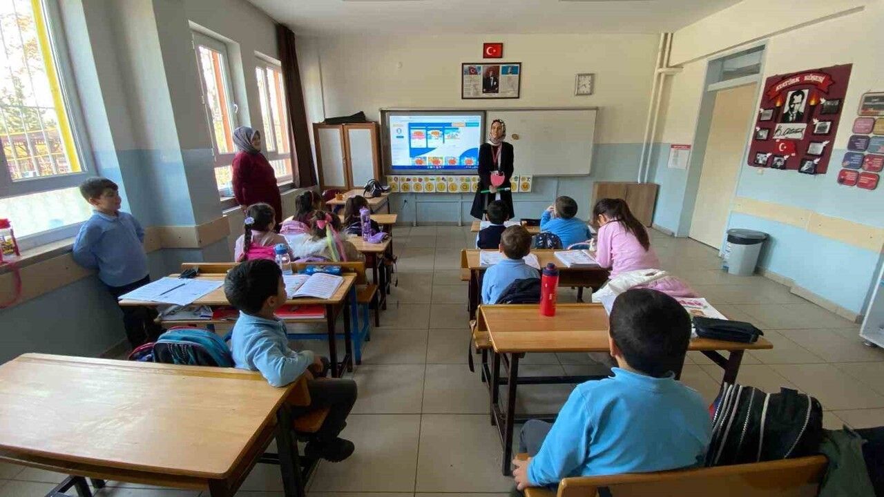 Çilimli'de çocuklara erken yaşta ağız ve diş sağlığı eğitimi