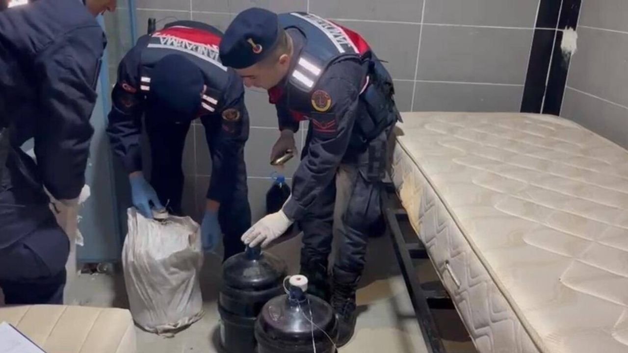 Çine'de yeni yıl öncesi 6 ton sahte alkol ve 2 damıtma sistemi ele geçirildi