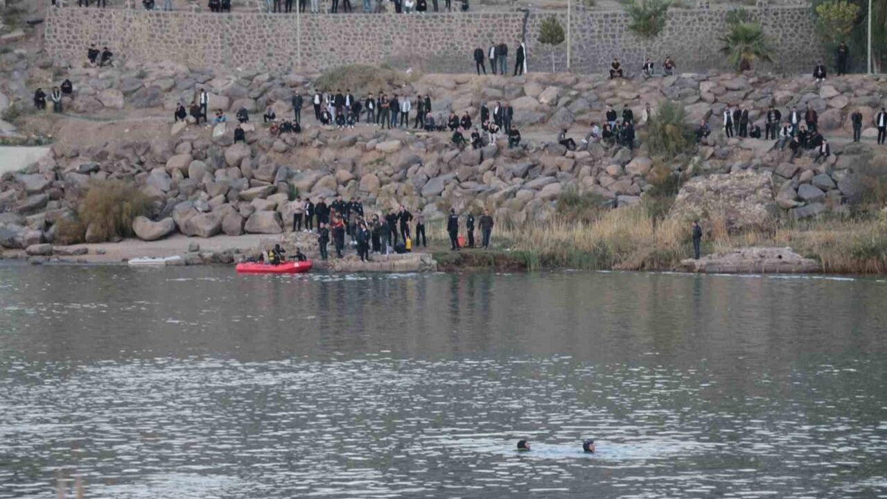 Cizre'de Dicle Nehri'nde kaybolan 12 yaşındaki çocuk için geniş çaplı arama-kurtarma başlatıldı