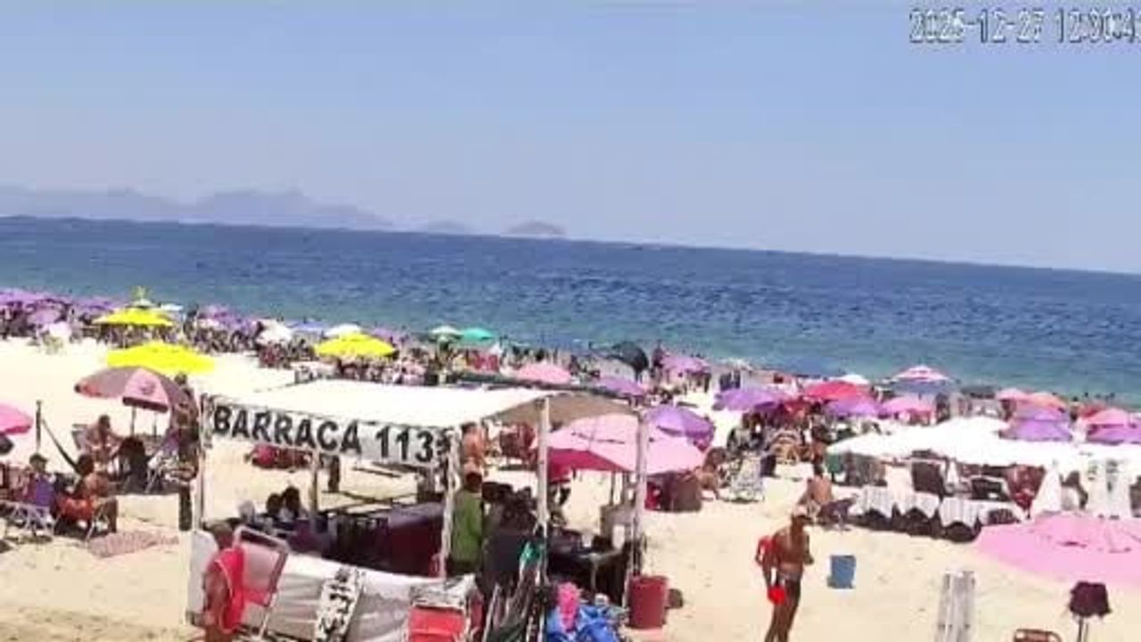 Copacabana açıklarında reklam uçağı denize düştü: 1 ölü