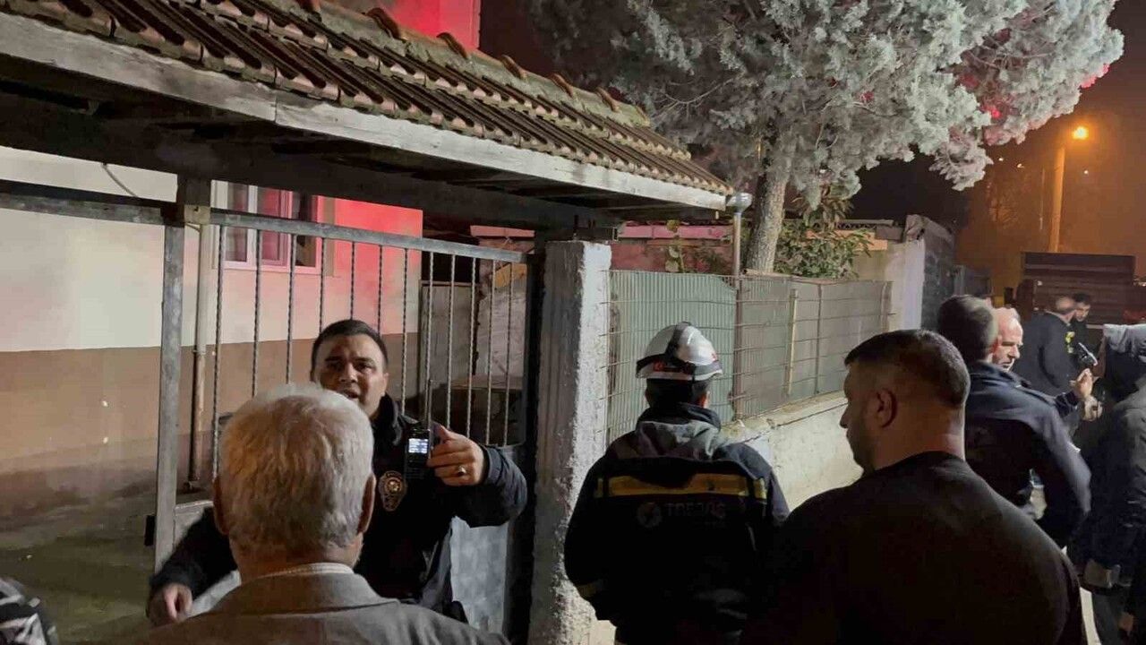 Çorlu'da kiracı olarak taşındığı evde çıkan yangında bir kişi ağır yaralandı