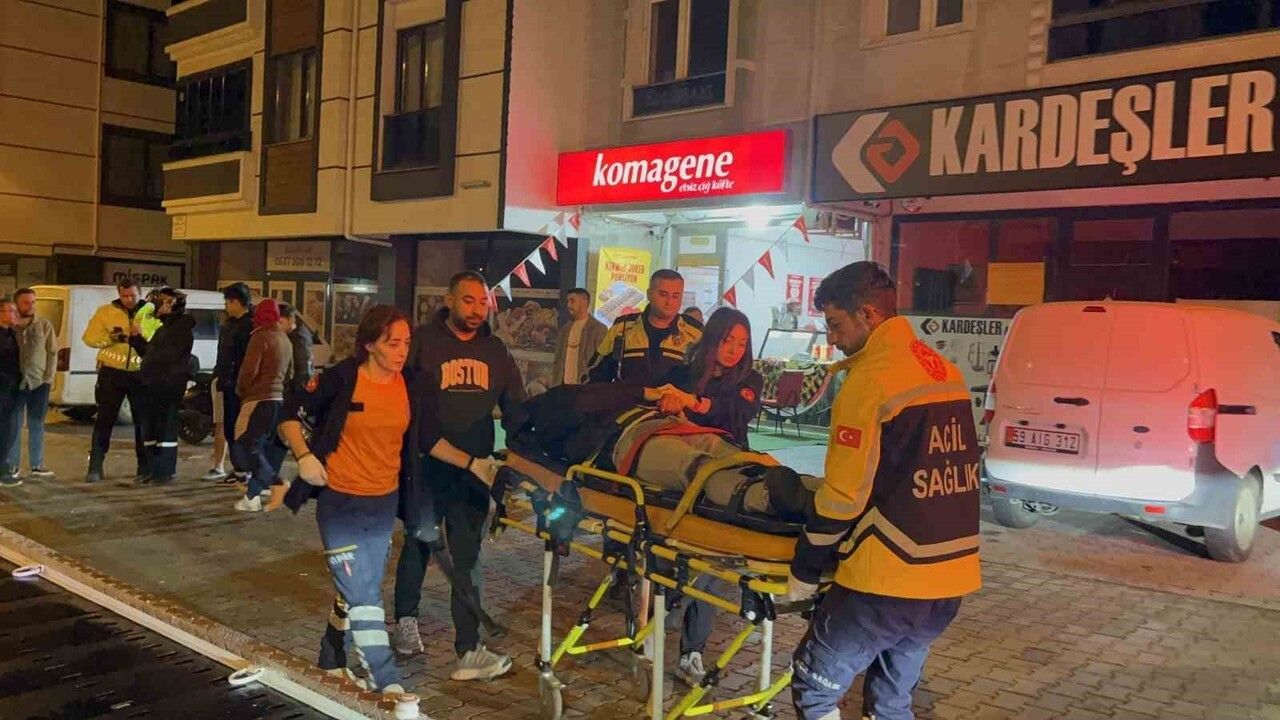 Çorlu'da park halindeki oto kurtarıcıya saplanan motosiklet: alkollü sürücü yaralandı