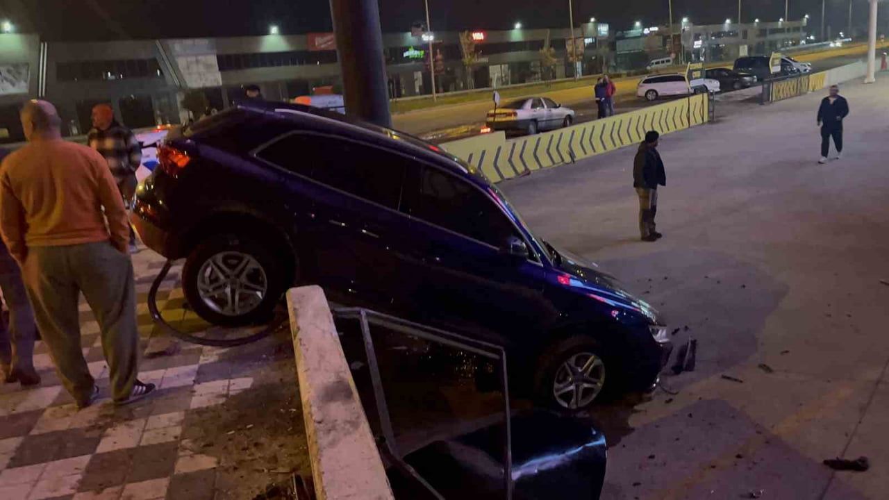 Çorlu'da Virajda Kaza: Alkollü Sürücü Polise Sarılmaya Çalıştı
