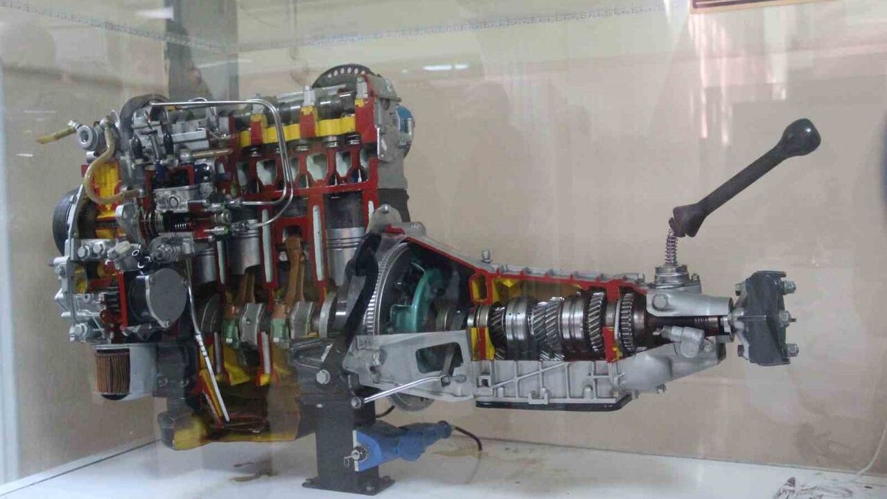 Çorum'da lise öğrencilerinin elektrikli araçları Yerli Malı Haftası'nda ilgi topladı