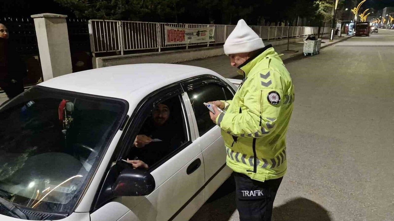 Çorum’un Alaca ilçesinde trafik denetimi: 30 araca toplam 85 bin 228 TL ceza