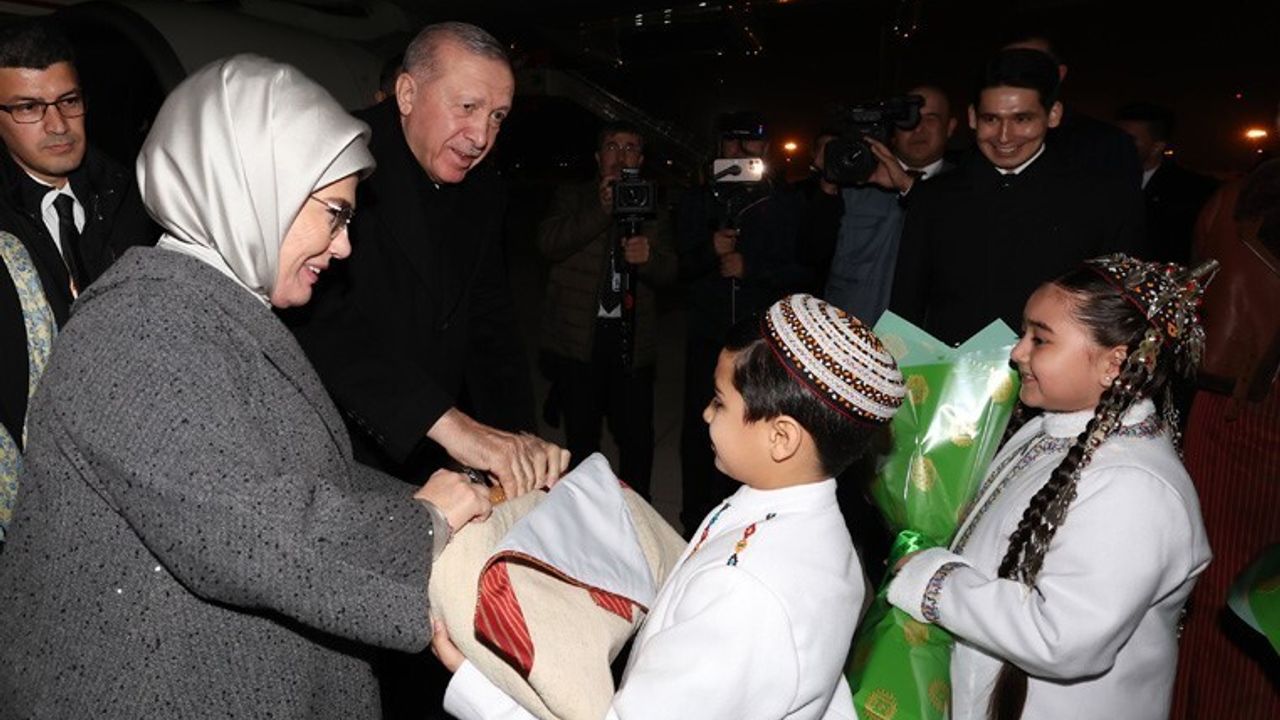 Cumhurbaşkanı Erdoğan Aşkabat'ta: 'Uluslararası Barış ve Güven Forumu'na Katılım