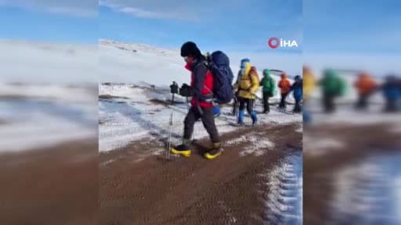 Dağcılar, Sarıkamış Şehitlerini 3 bin 180 m Allahuekber Zirvesinde 111. Yıldönümünde Andı