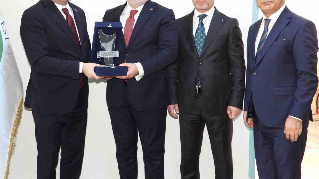 DAİMFED'ten Balcalı Hastanesi'ne 15 konteyner medikal ve sarf desteği