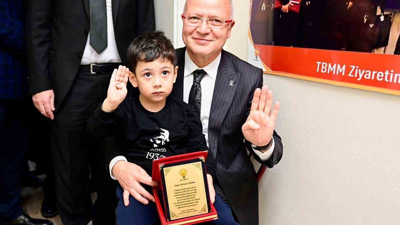 Davut Gürkan: Büyükşehirdeki tutarsız yönetim Bursa’ya zaman kaybettiriyor