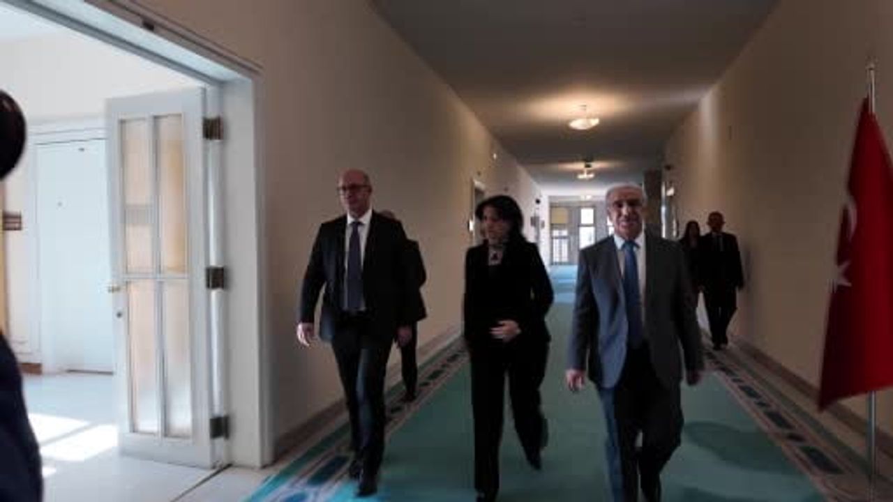 DEM Parti, AK Parti Grubu'nu ziyaret etti