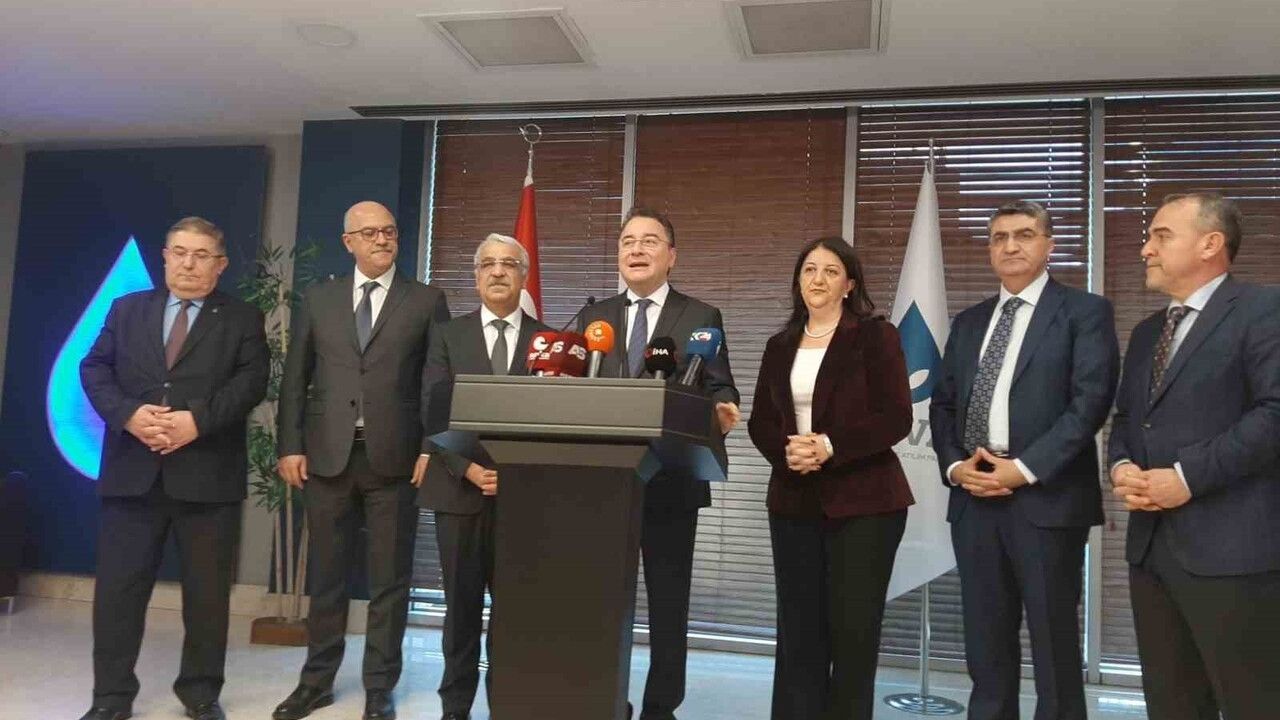DEM Parti Heyeti DEVA Partisi Genel Başkanı Ali Babacan ile Görüştü: Barış Süreci ve Yasal Düzenleme Tartışıldı