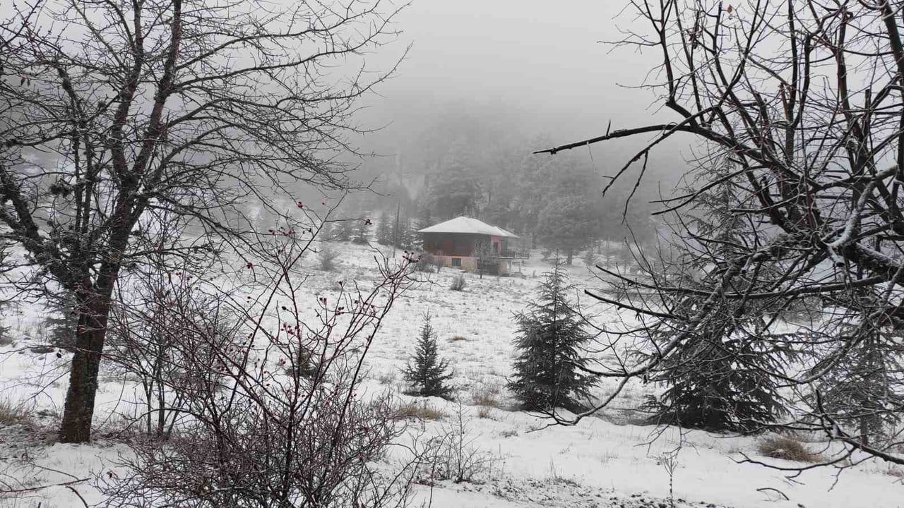 Demirci'nin Yüksek Kesimlerinde Kartpostallık Kar Manzaraları