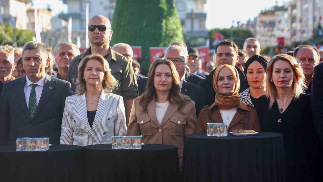 Demre'de coğrafi işaret başvurusu yapılan ürünler 2. Demre Noel Baba Festivali'nde tanıtıldı