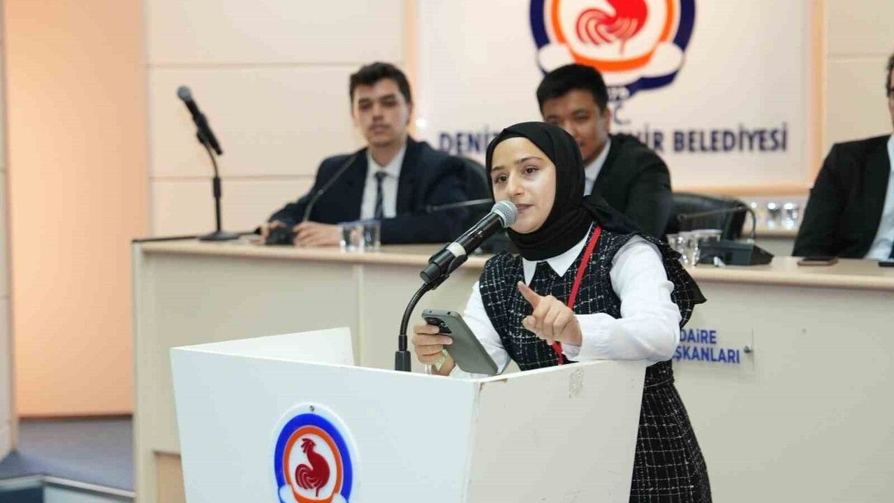 Denizli Büyükşehir Kent Konseyi’ndeki Gençlik Meclisi Simülasyonunda Bahis Oylaması Tartışma Yarattı
