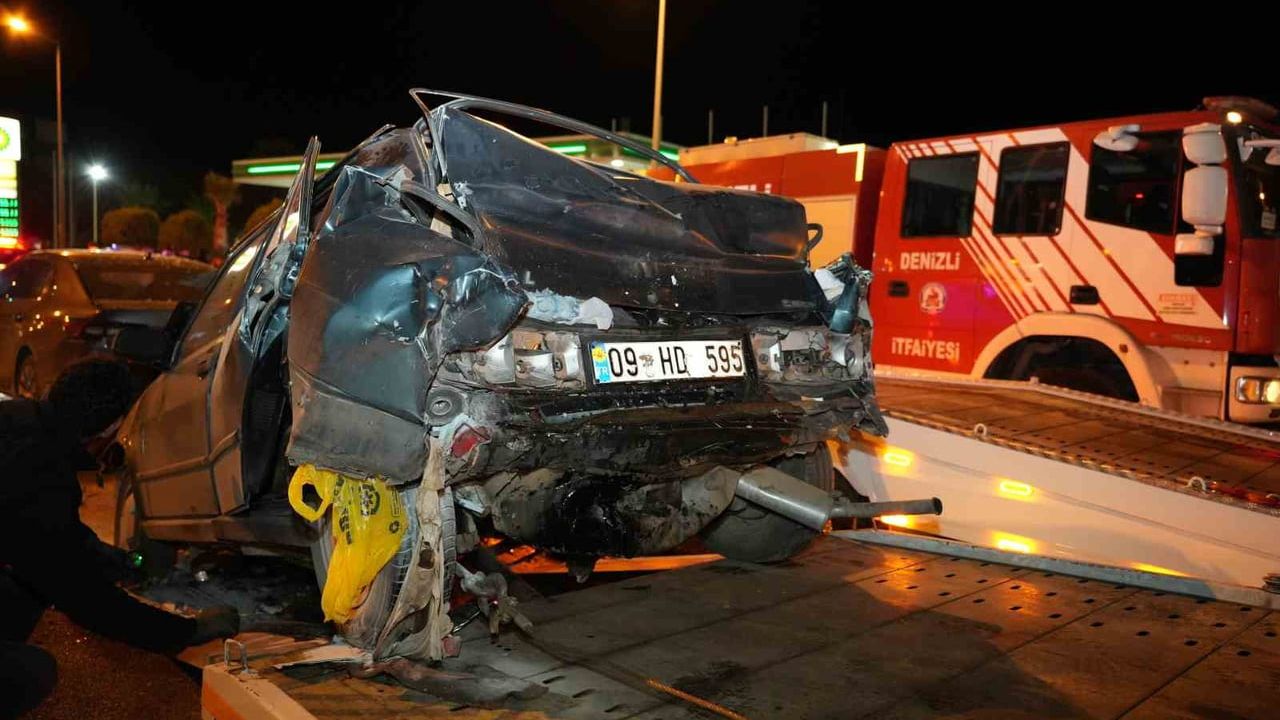 Denizli’de beş aracın karıştığı zincirleme kaza: Çok sayıda yaralı, sağlık durumları iyi