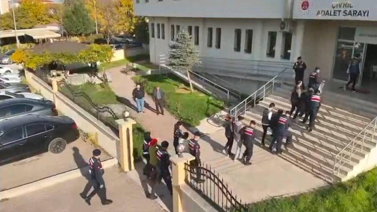 Denizli'de evlenme vaadiyle dolandırıcılık: 5 şüpheli 4 adreste yakalandı