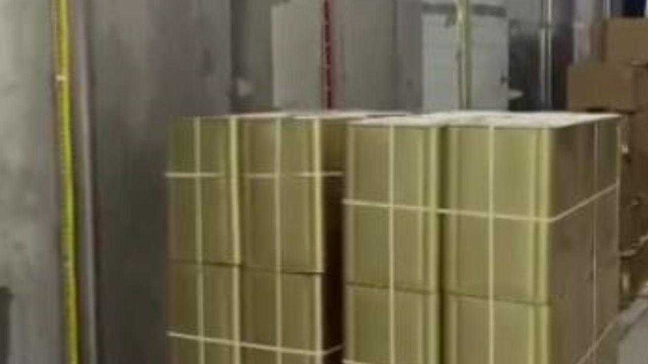 Denizli'de izinsiz bitkisel yağ üretimi: Binlerce litre yağ ve çok sayıda teneke ele geçirildi