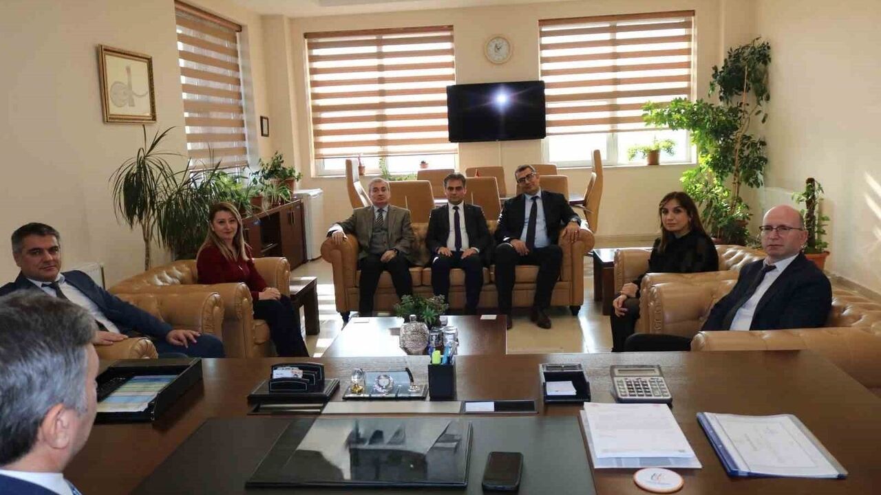 Denizli'de sahte kimlikle 20 milyon liralık arsa satış girişimi tapu personelinin dikkatiyle durduruldu