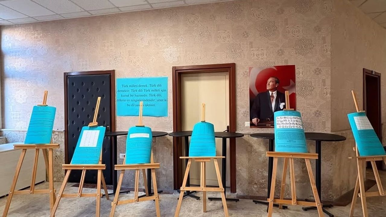 Denizli’de 'Türklerin Tarih Boyunca Kullandığı Alfabeler' sergisi açıldı