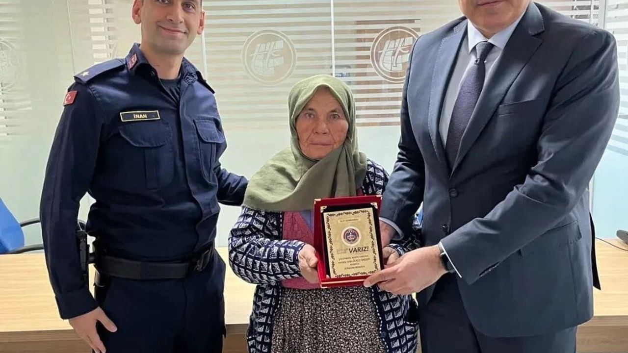 Denizli'de üç kadın gayrimenkulünü Jandarma Asayiş Vakfı'na bağışladı