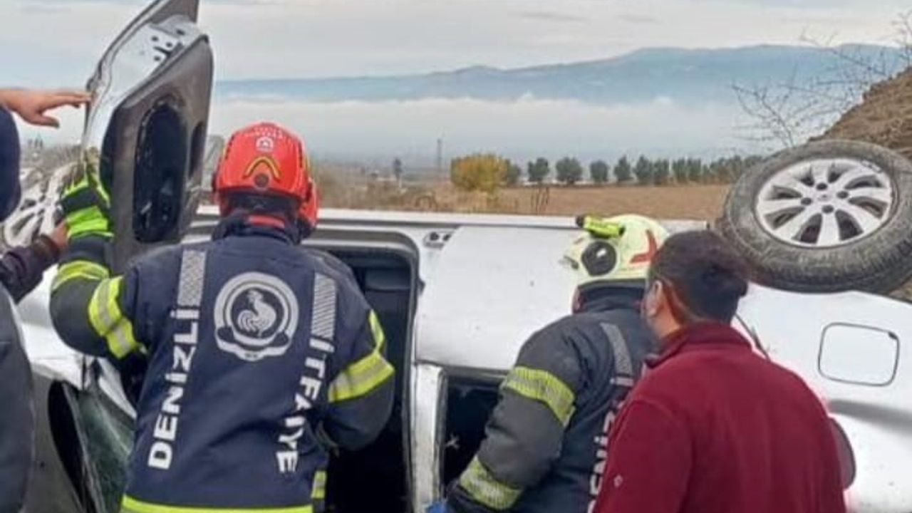 Denizli Honaz çevre yolunda takla atan otomobilde 2 kişi yaralandı