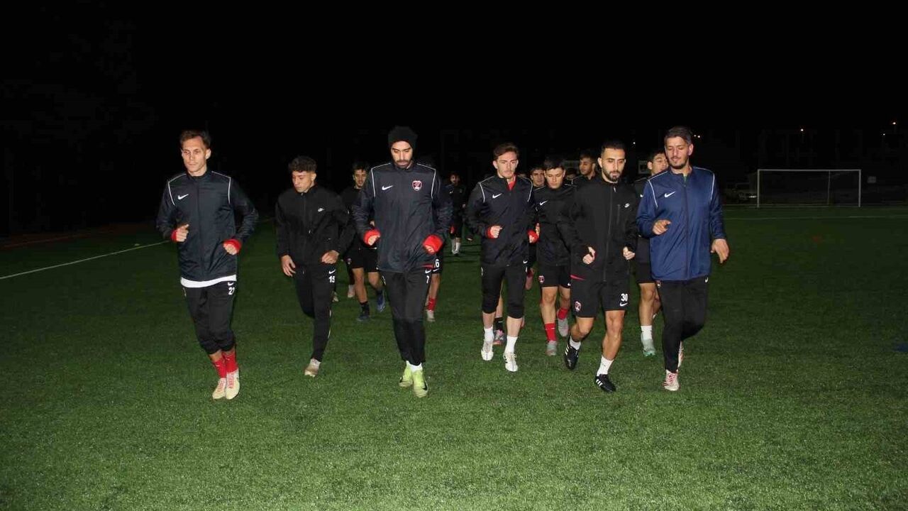 Denizli İdmanyurdu, Balıkesirspor deplasmanı öncesi hazırlıklara başladı — Özcan Sert: "En kısa sürede puan ya da puanlar toplayarak toparlanmak istiyoruz"